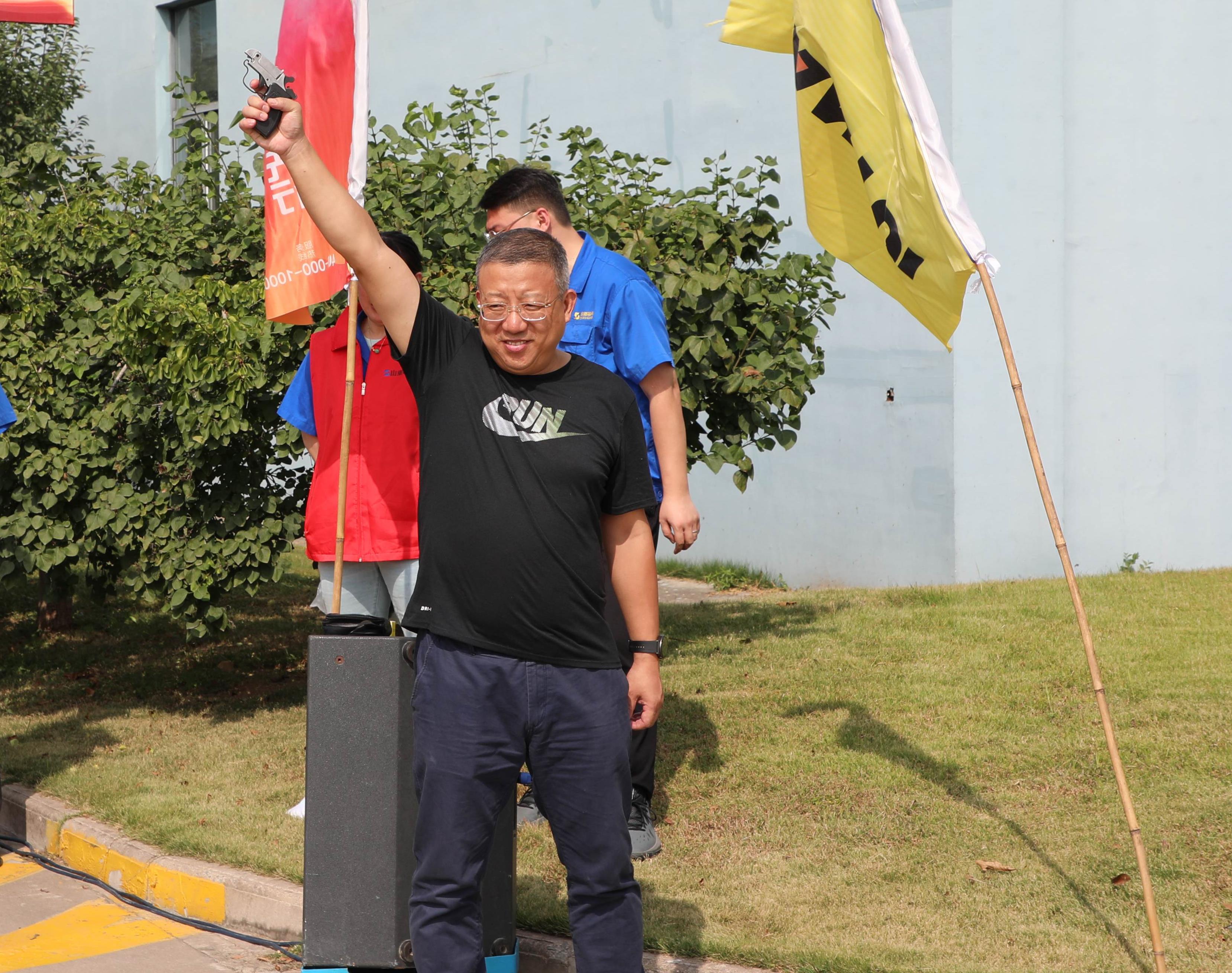 飛總發(fā)令.jpg 飛總發(fā)令.jpg